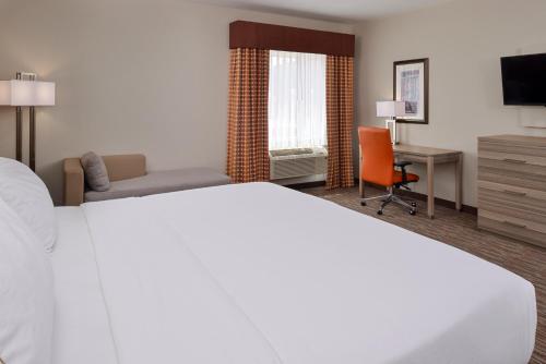 holiday inn express and suites williams by ihg