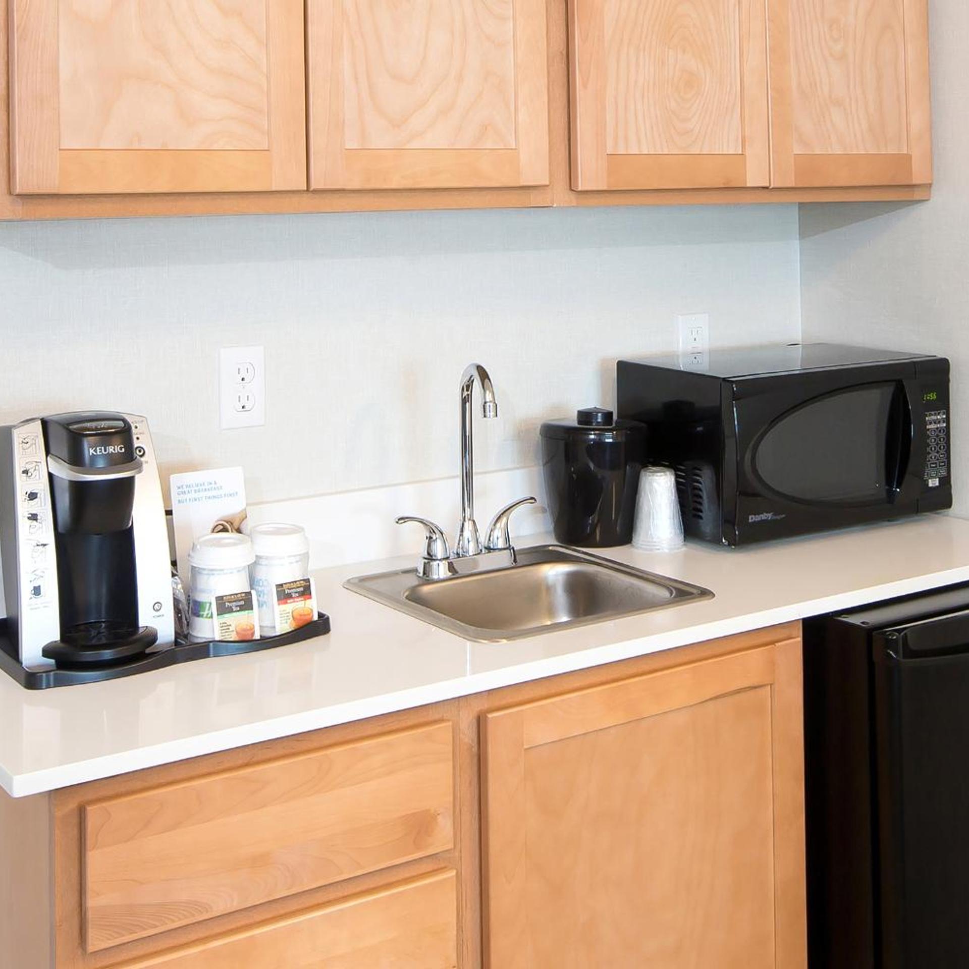 holiday inn express and suites port huron by ihg