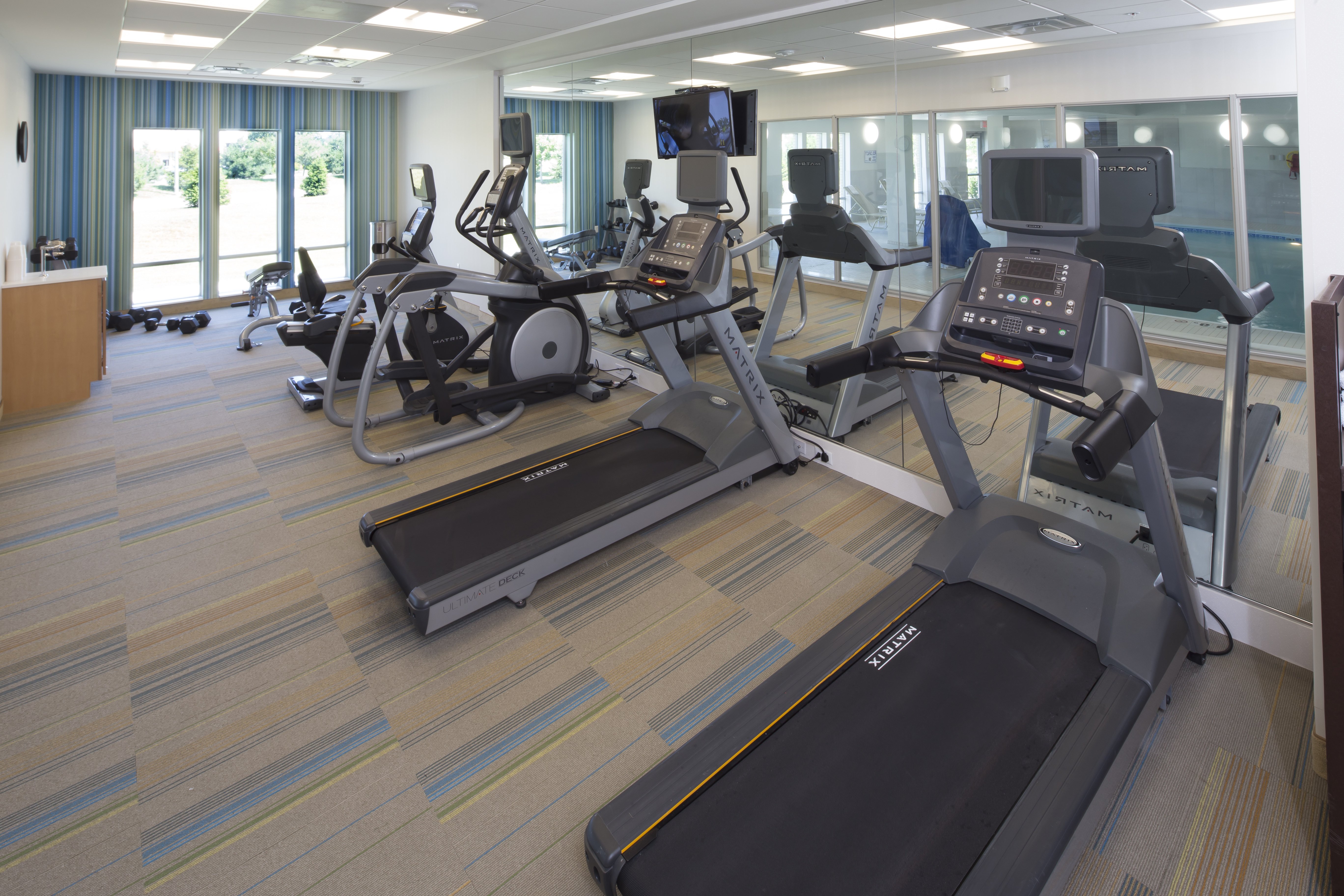 holiday inn express and suites port huron by ihg