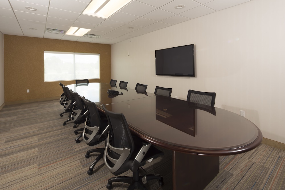holiday inn express and suites port huron by ihg