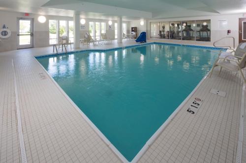 holiday inn express and suites port huron by ihg