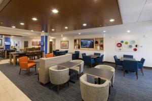 holiday inn express and suites port huron by ihg