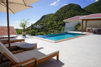 the scenery hotel saba