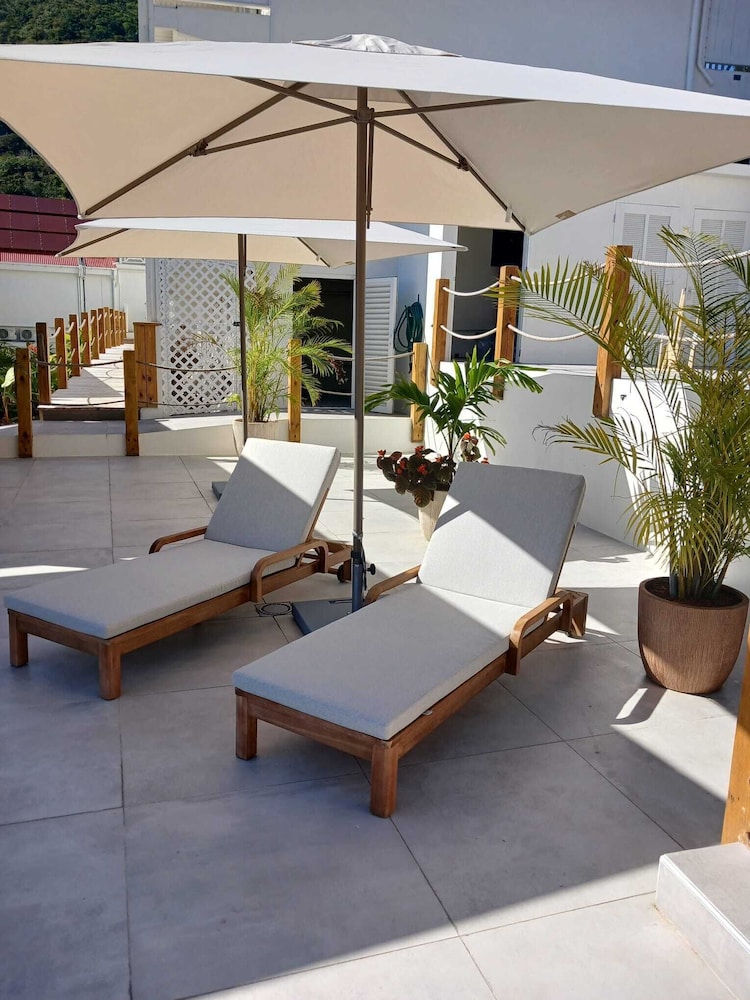 the scenery hotel saba