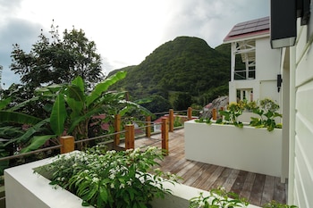 the scenery hotel saba