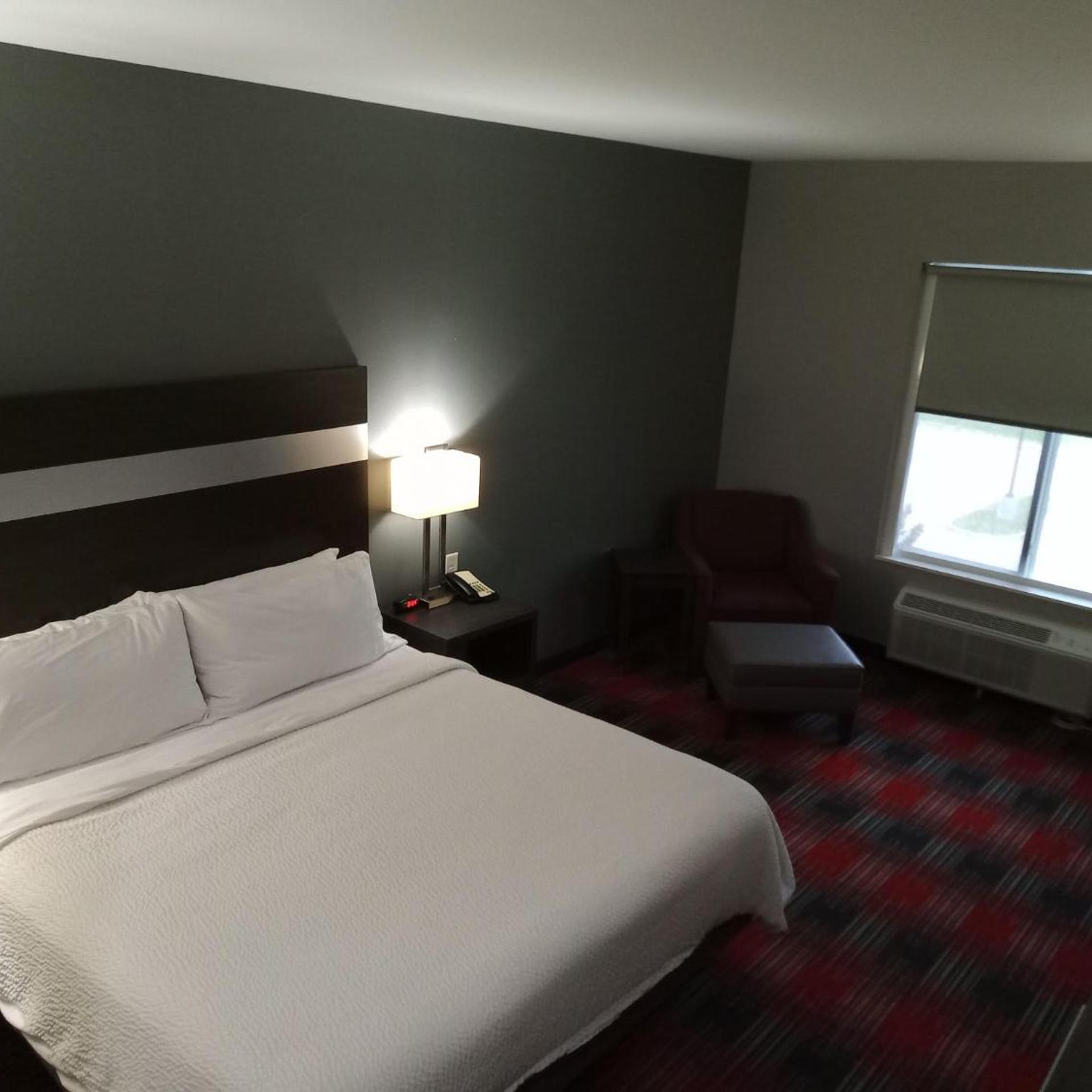 holiday inn express and suites bonham by ihg