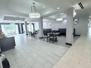 holiday inn express and suites bonham by ihg