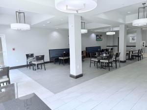 holiday inn express and suites bonham by ihg