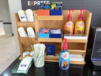 Holiday Inn Express & Suites Bonham By Ihg,Denison>>Bonham,3 star