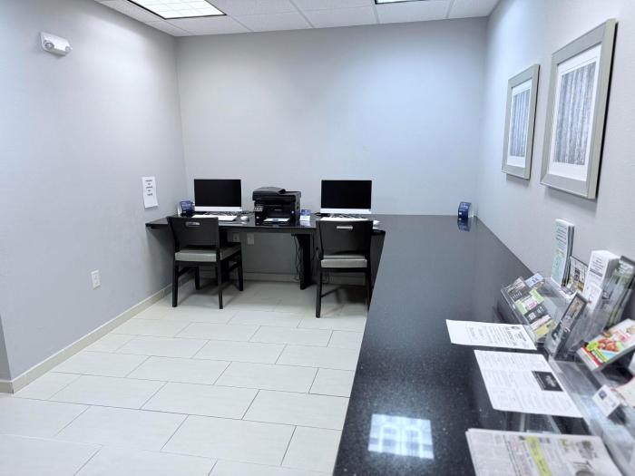 holiday inn express and suites bonham by ihg