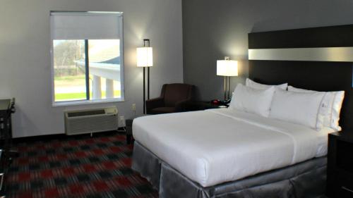 holiday inn express and suites bonham by ihg