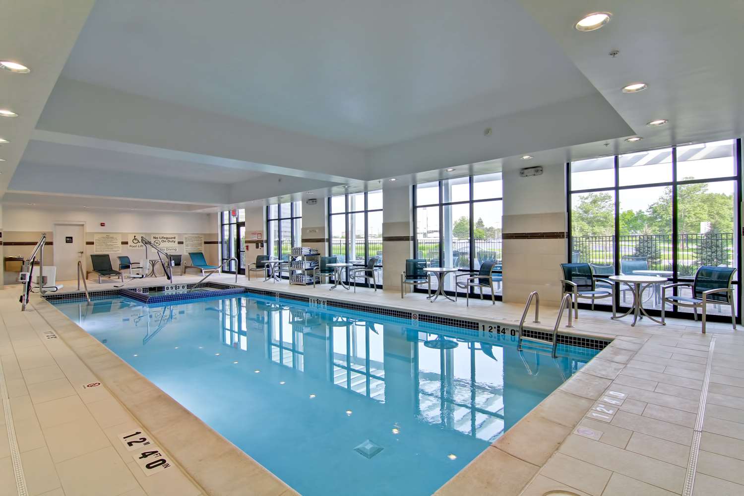 hampton inn and suites detroit troy