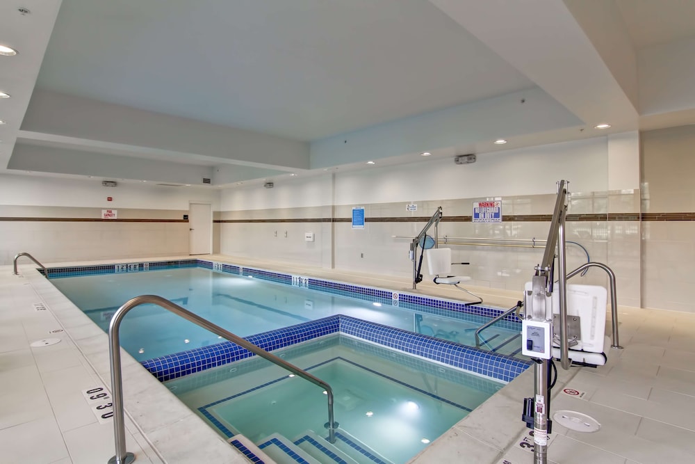 hampton inn and suites detroit troy