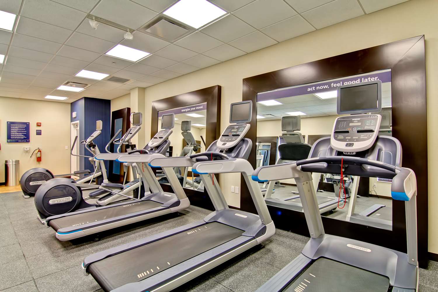 hampton inn and suites detroit troy