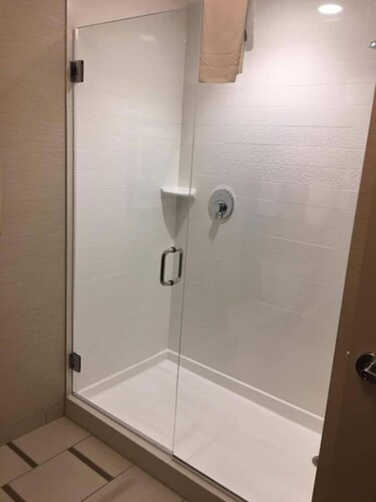 fairfield inn and suites east grand forks