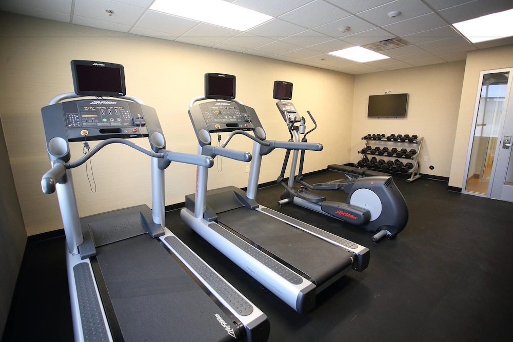 fairfield inn and suites east grand forks