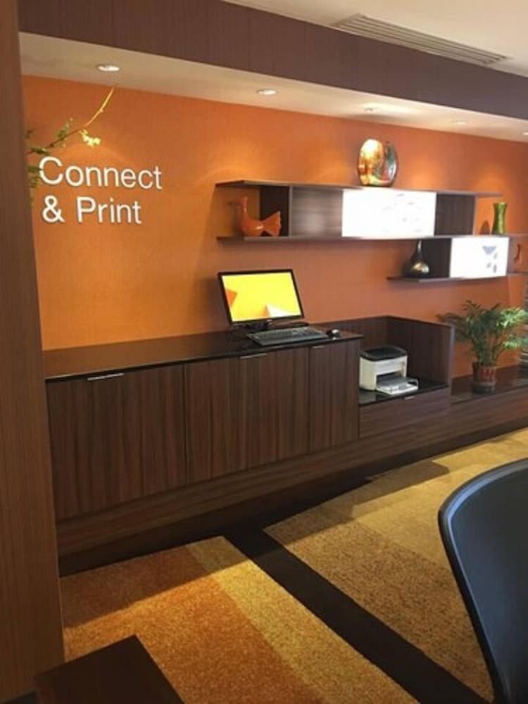 fairfield inn and suites east grand forks