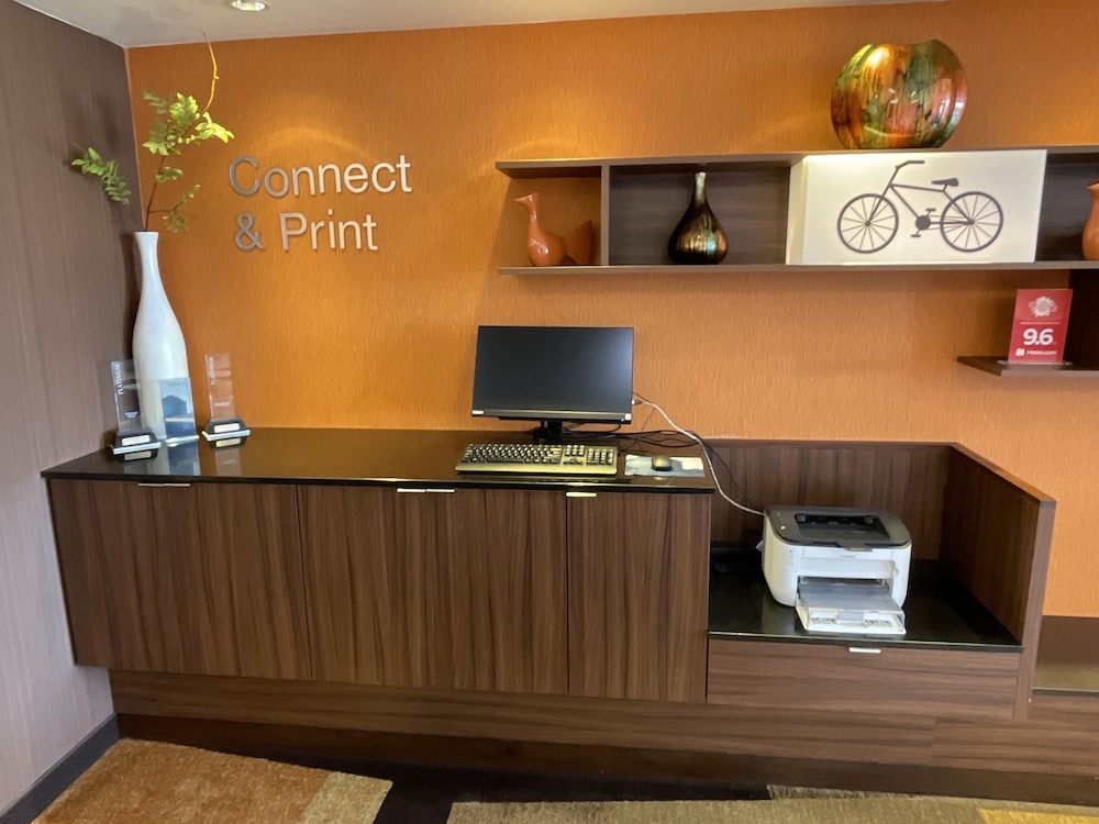 fairfield inn and suites east grand forks