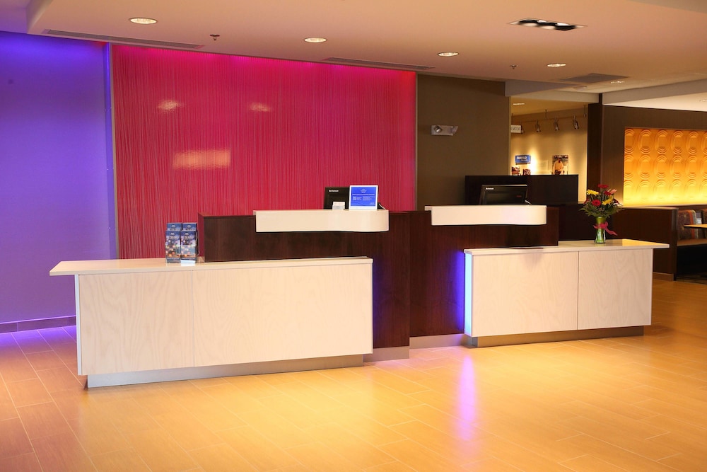 fairfield inn and suites east grand forks