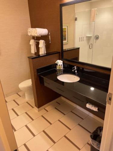 fairfield inn and suites east grand forks