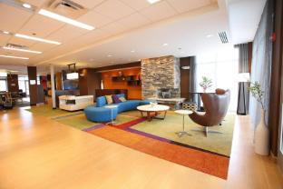 fairfield inn and suites east grand forks