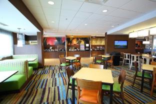 fairfield inn and suites east grand forks