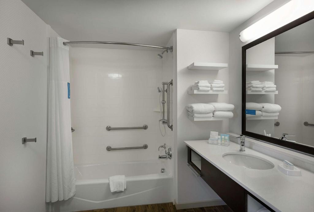hampton inn and suites fort mill