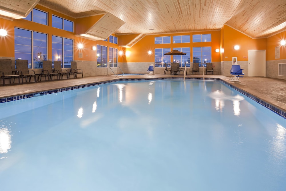 Grandstay Hotel And Suites Morris,Douglas County>>Alexandria,3 star