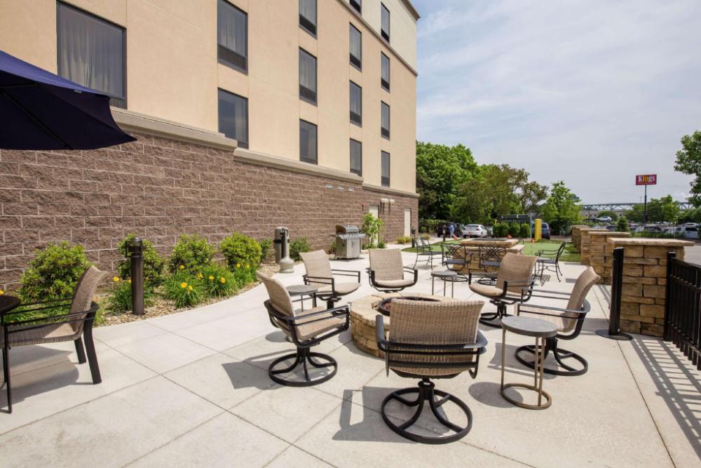 hampton inn and suites pittsburgh harmarville