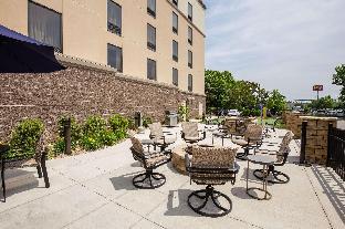 hampton inn and suites pittsburgh harmarville