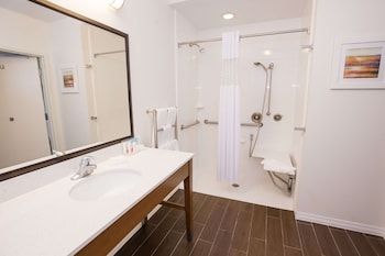 hampton inn and suites pittsburgh harmarville