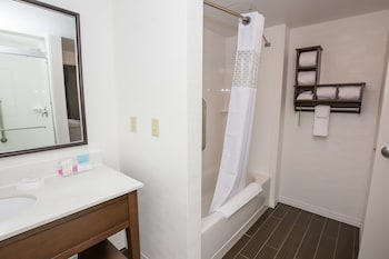 hampton inn and suites pittsburgh harmarville