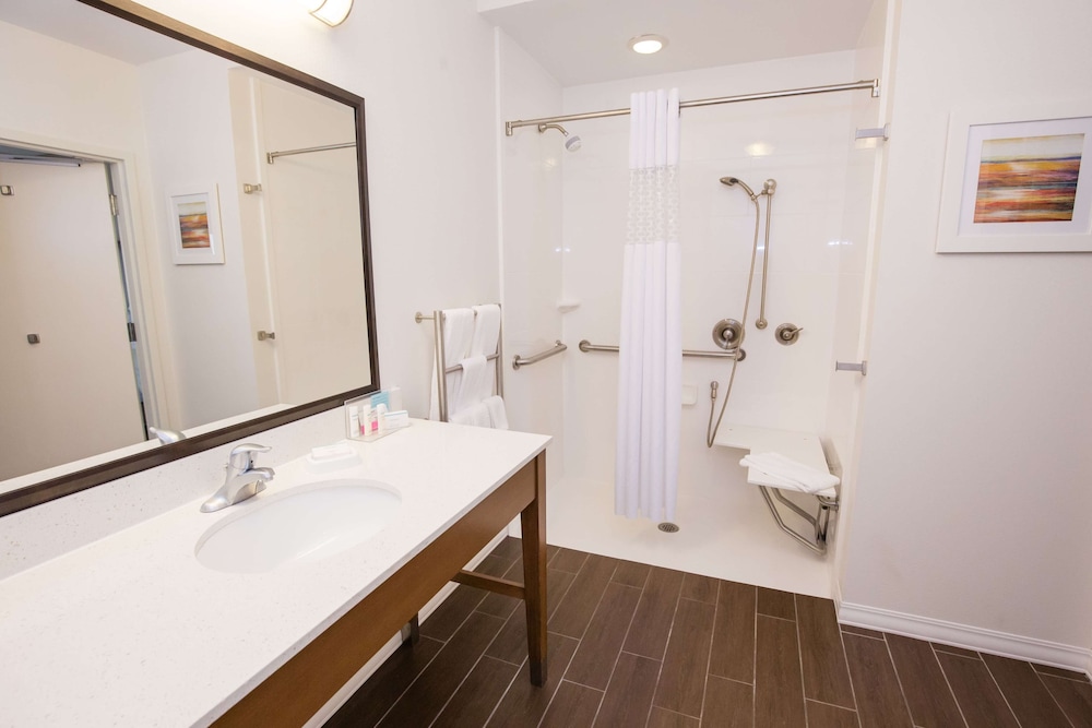 hampton inn and suites pittsburgh harmarville