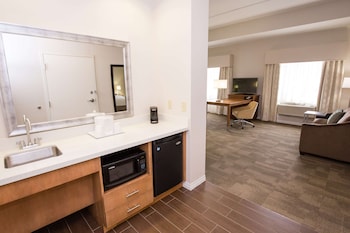 hampton inn and suites pittsburgh harmarville