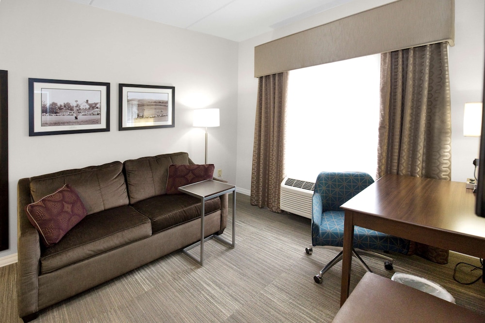 hampton inn and suites pittsburgh harmarville