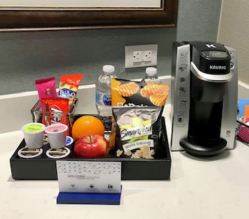 hampton inn and suites pittsburgh harmarville