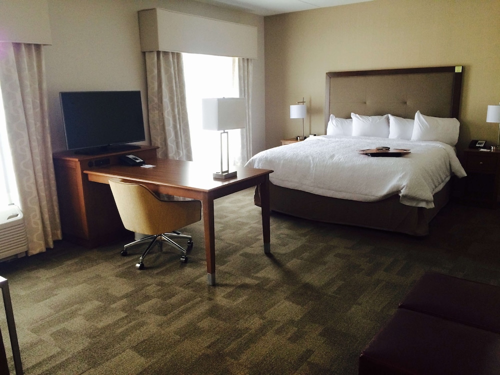 hampton inn and suites pittsburgh harmarville