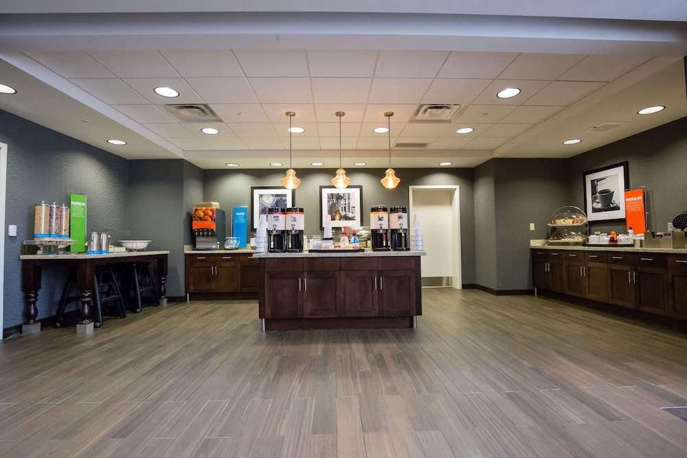 Hampton Inn & Suites Pittsburgh/Harmarville,Harmar Township>>Allegheny County,3 star