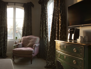 enchante boutique hotel