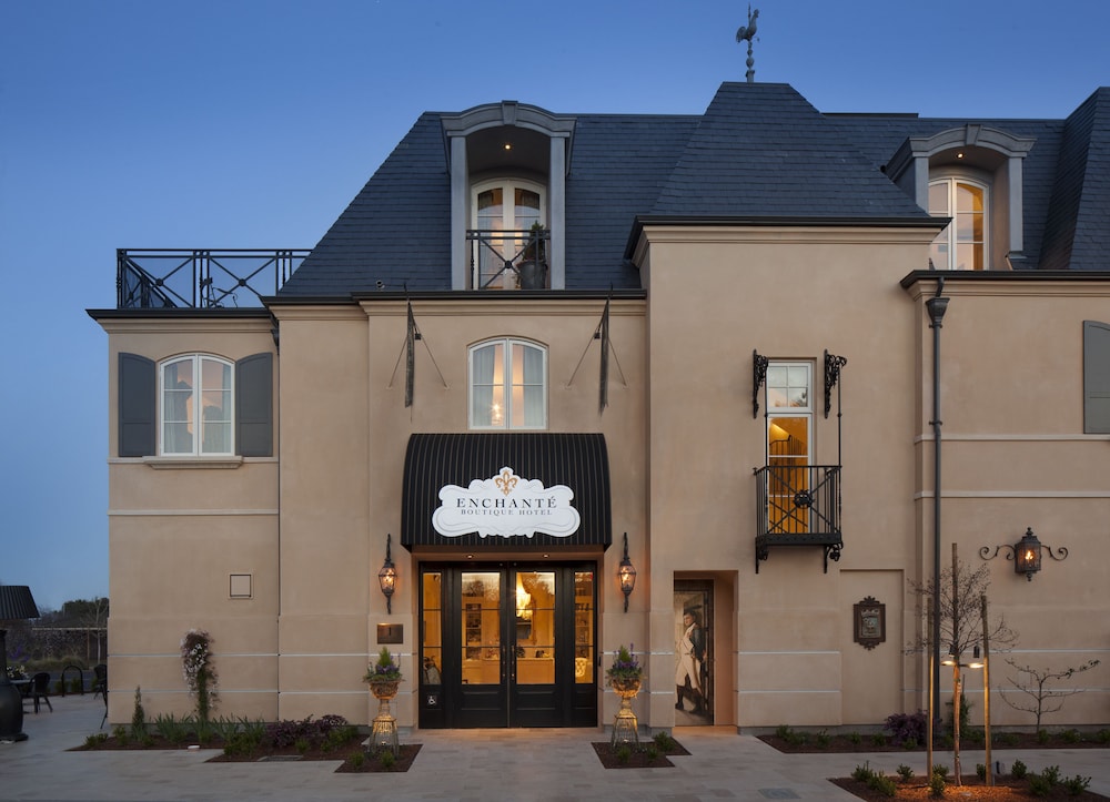 enchante boutique hotel