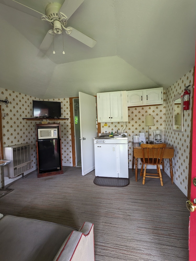 perrys motel and cottages