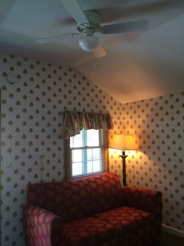 perrys motel and cottages
