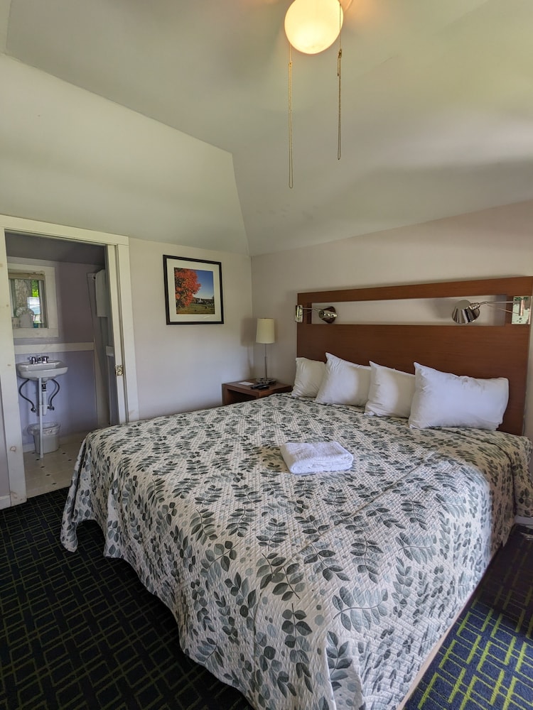 perrys motel and cottages