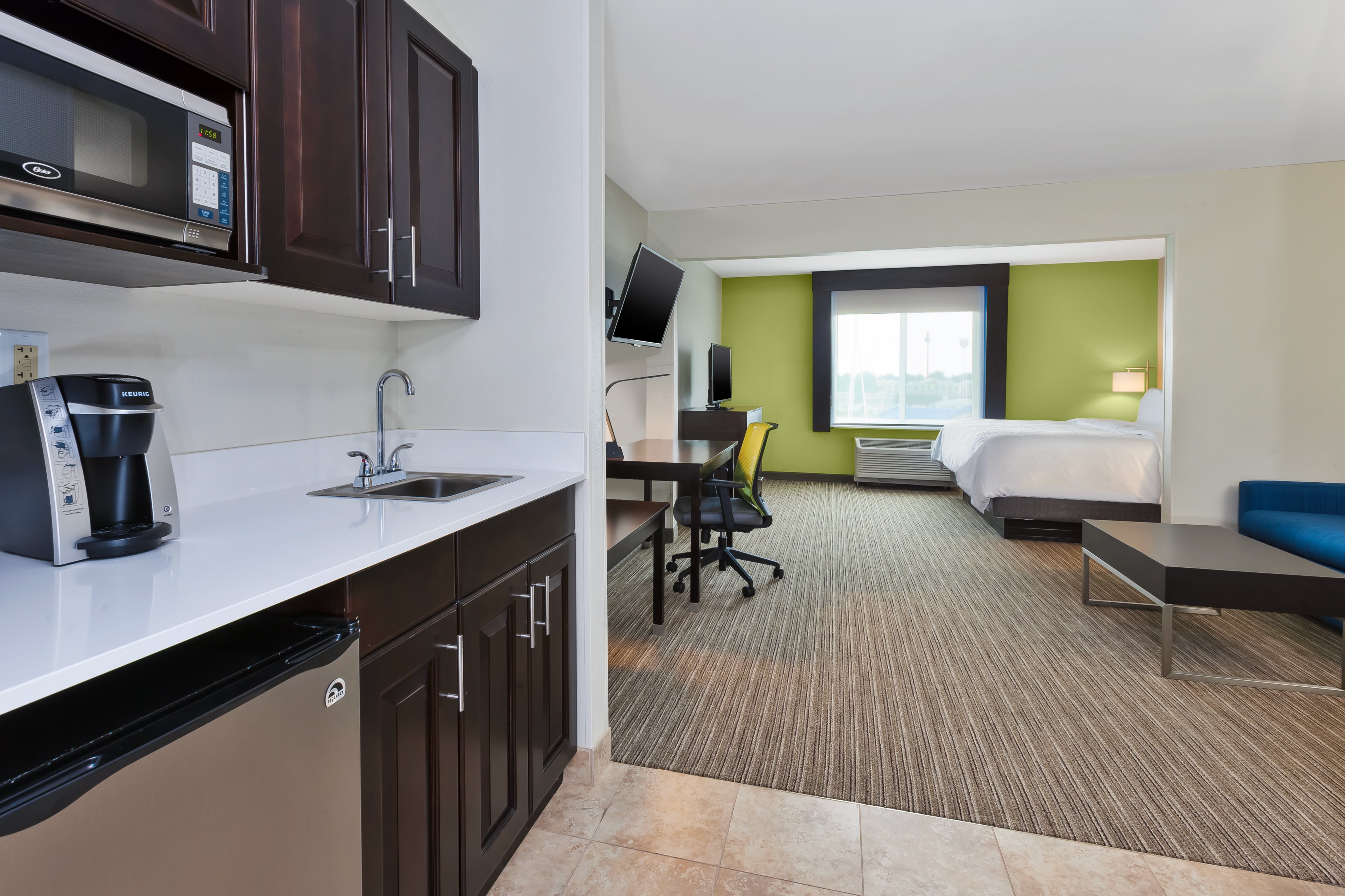 holiday inn express and suites effingham by ihg