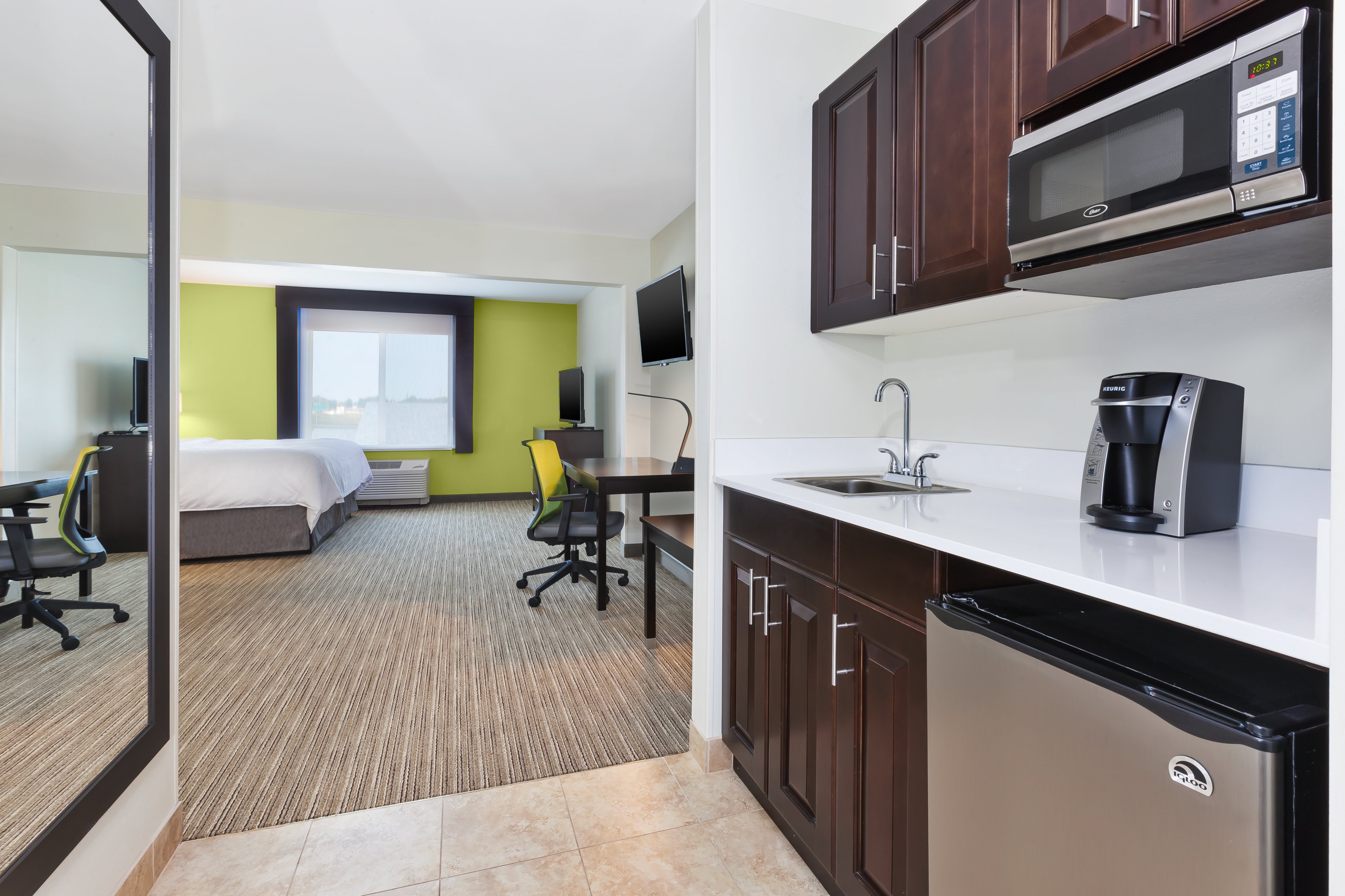 holiday inn express and suites effingham by ihg