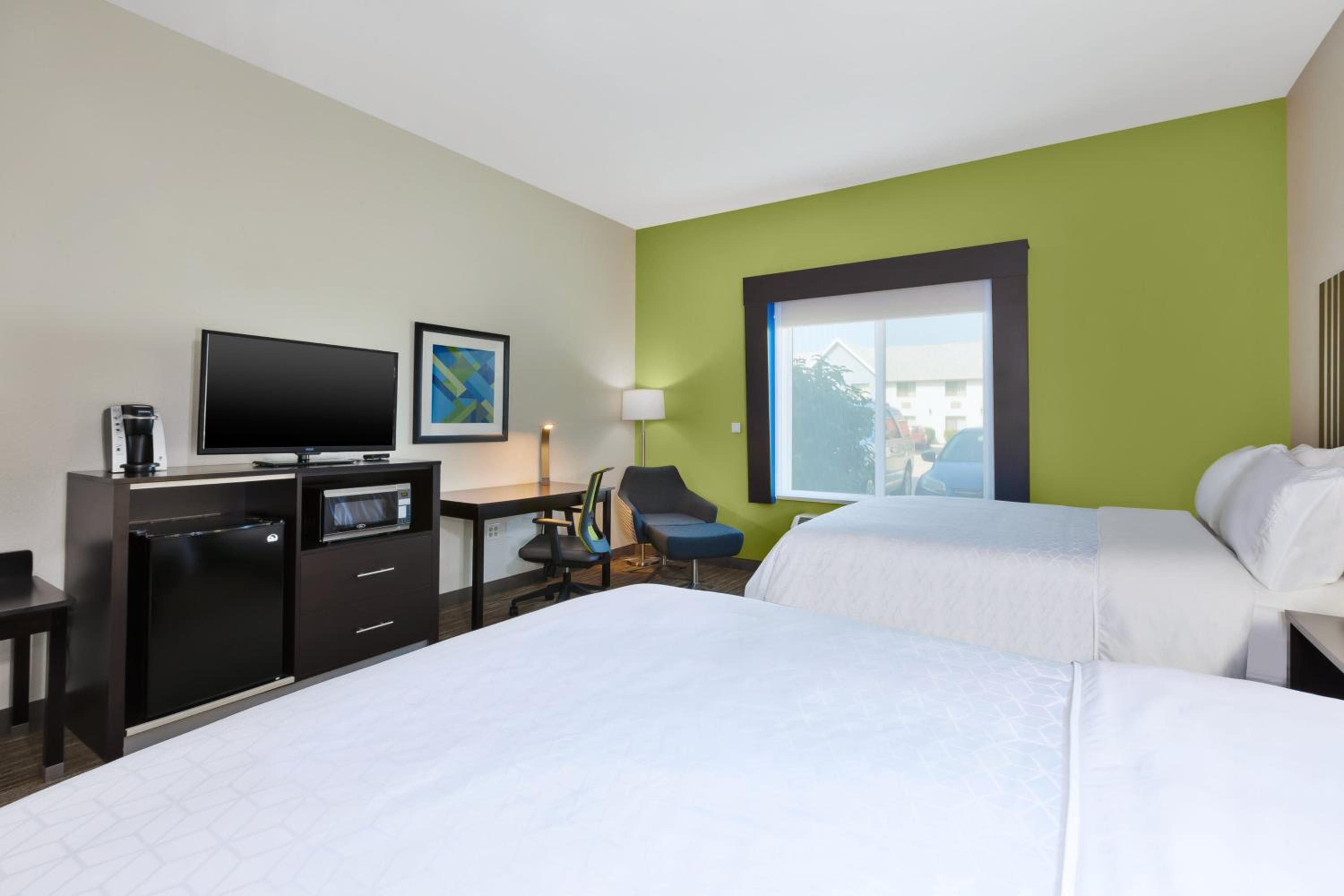 holiday inn express and suites effingham by ihg