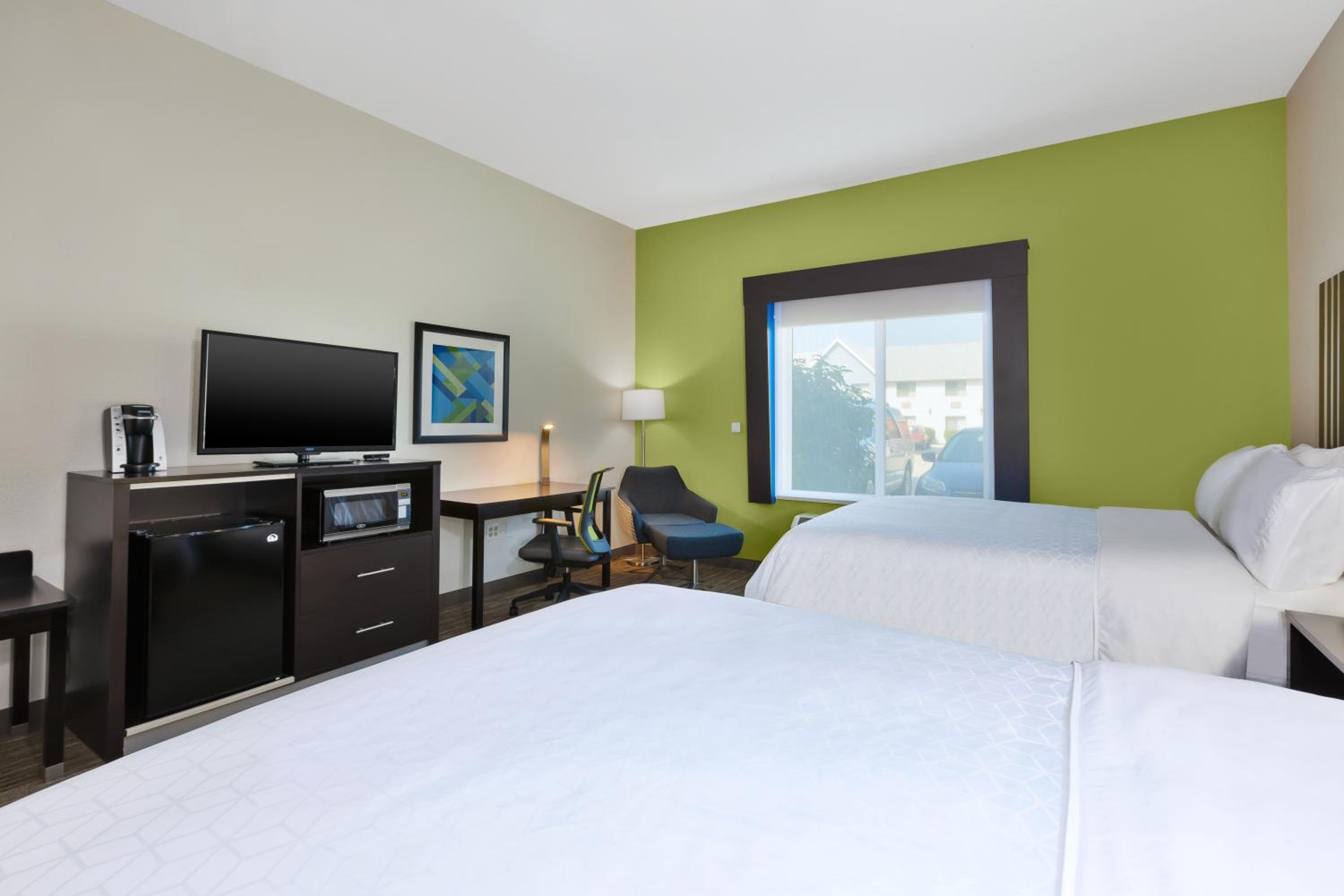 holiday inn express and suites effingham by ihg