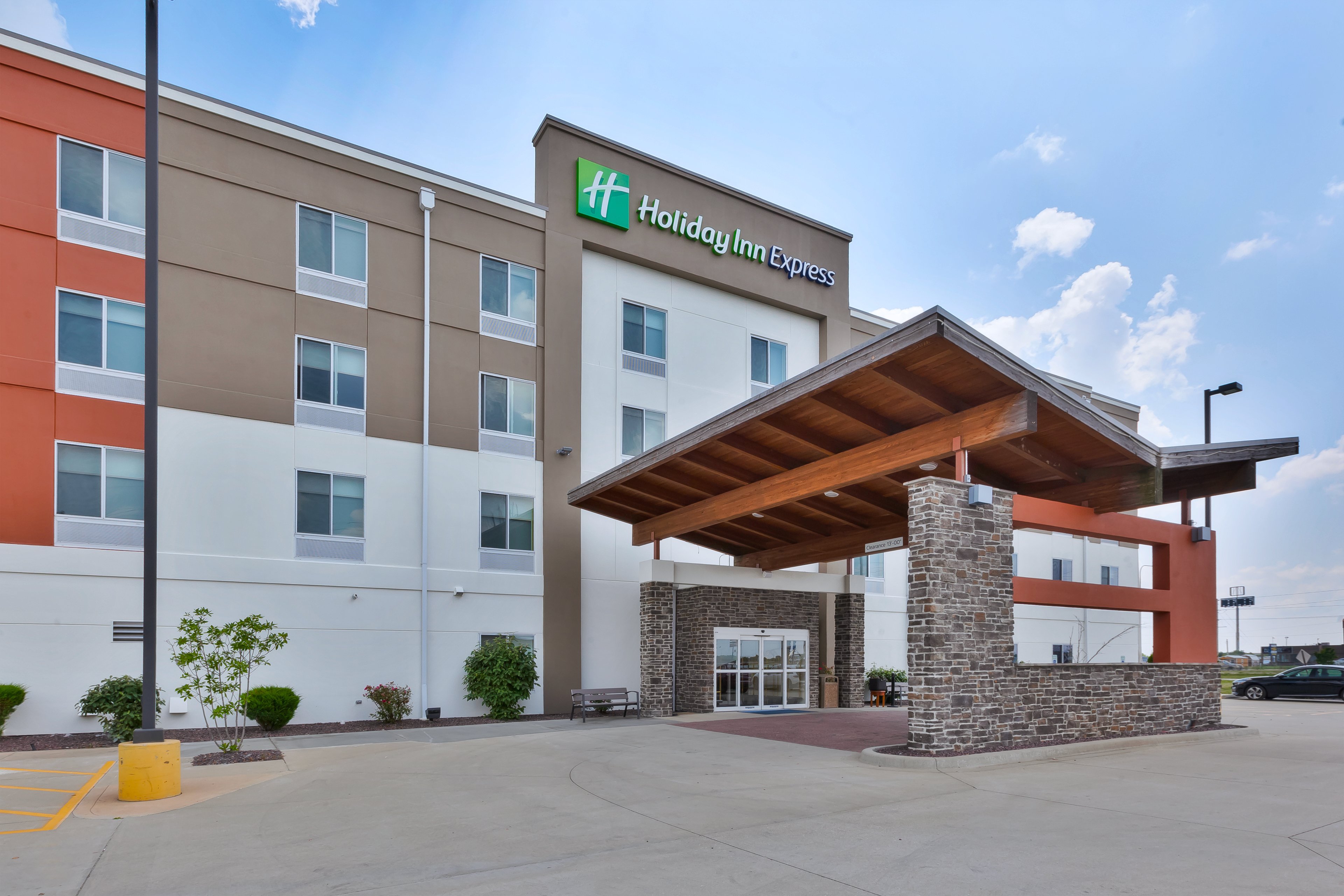 holiday inn express and suites effingham by ihg