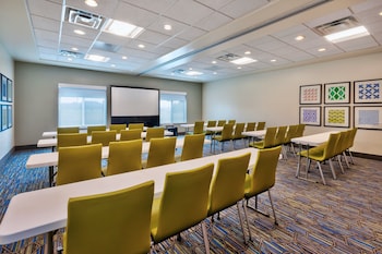 holiday inn express and suites effingham by ihg