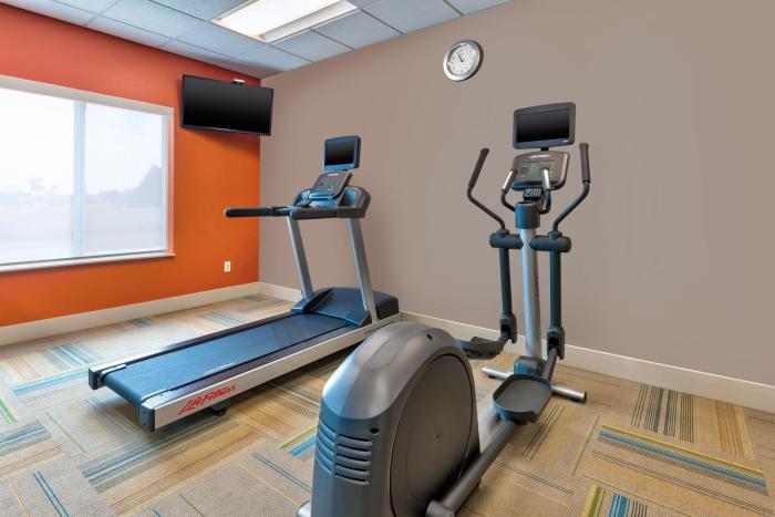 holiday inn express and suites effingham by ihg